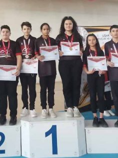 PAMUKKALE BELEDİYESPORLU DARTÇILAR FİNAL VİZESİNİ ALDI