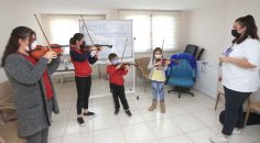 PAMUKKALE’DE HOBİ KURSLARI DA İLGİ GÖRÜYOR