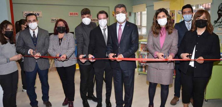 Z KÜTÜPHANESİ TÖRENLE AÇILDI