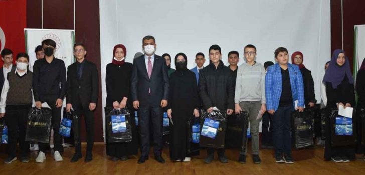 DERECEYE GİREN ÖĞRENCİLERE ÖDÜL