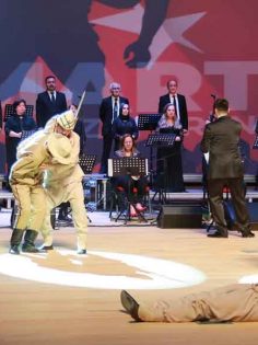 ZAFER KUTLANACAK, KAHRAMANLAR ANILACAK