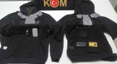 EHLİYET SINAVINDA KOPYA ÇEKERKEN YAKALANDILAR