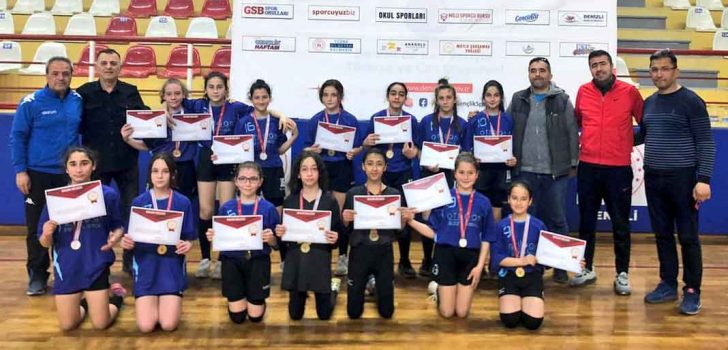 HENTBOL’DE YARI FİNALİSTLER BELLİ OLDU