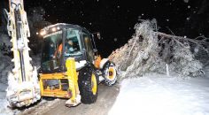 PAMUKKALE’DE KARLA MÜCADELE DEVAM EDİYOR