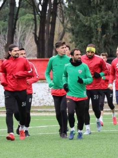SARAYKÖYSPOR LİDERE TAKTI