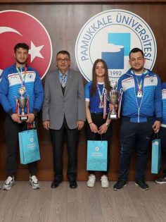 BİLEK GÜREŞİ ŞAMPİYONLARINA KUTLAMA