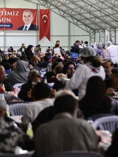 BÜYÜKŞEHİR’DE GELENEK DEĞİŞMEDİ