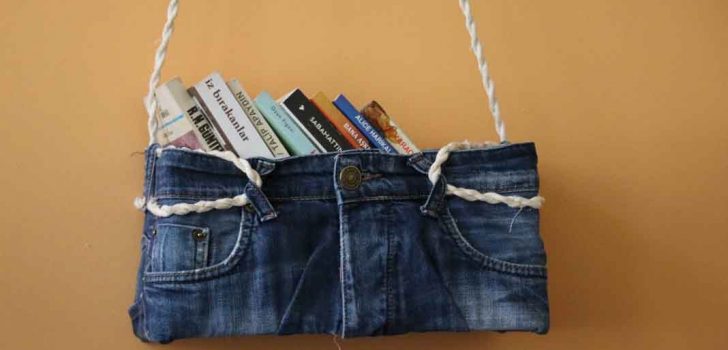 GERİ DÖNÜŞÜM MALZEMELERİNDEN KÜTÜPHANE YAPTILAR