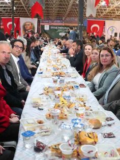 MERKEZEFENDİ BELEDİYESİ’NİN İFTAR SOFRASI KARAMAN’DA KURULDU