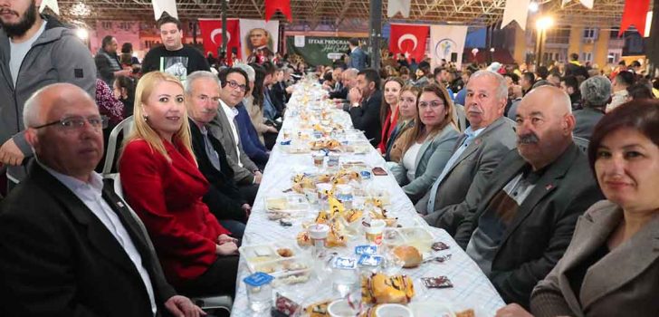 MERKEZEFENDİ BELEDİYESİ’NİN İFTAR SOFRASI KARAMAN’DA KURULDU