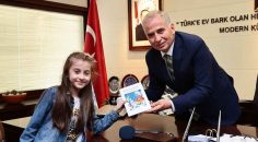 KÜÇÜK YAZARDAN BAŞKAN ZOLAN’A ZİYARET