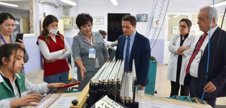 DOSTEK KOLEJİ’NE KAZAKİSTAN’DAN ZİYARETÇİLER