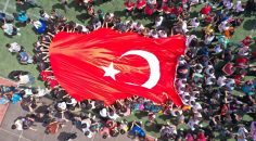 PAMUKKALE’DE 23 NİSAN COŞKUSU ÇOCUKLARI MUTLU ETTİ