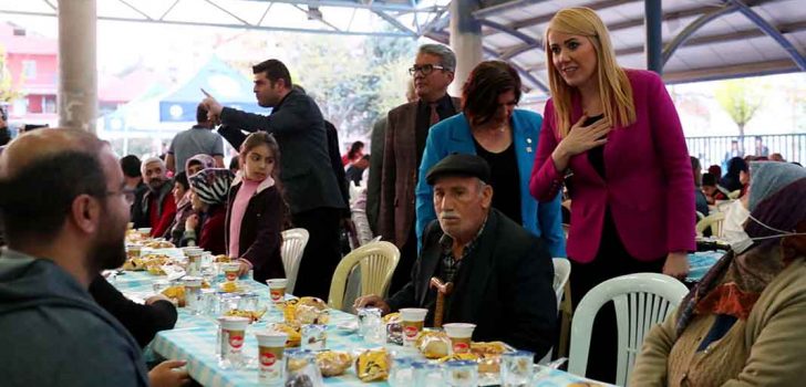 BİNLERCE KİŞİ ORUCUNU MEHMET AKİF ERSOY MAHALLESİ’NDE AÇTI