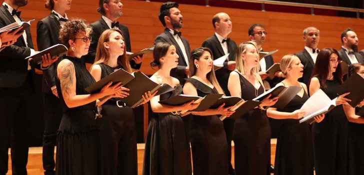 MERKEZEFENDİ BELEDİYESİ ÇOK SESLİ KOROSU’NA TAM NOT