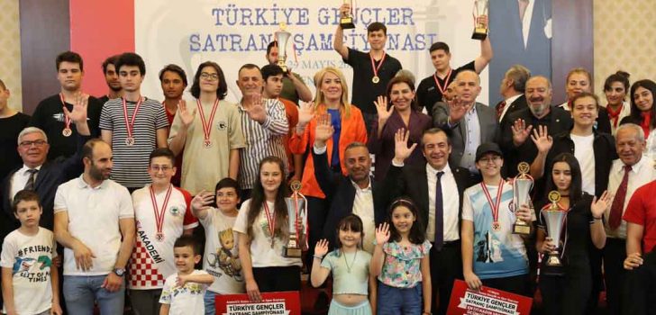 GENÇLER SATRANÇ ŞAMPİYONASI’NIN KAZANANLARI BELLİ OLDU