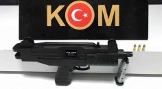 ARABADA UZİ MARKA SİLAH YAKALATTI