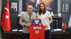 DENİZLİLİ MİLLİ BASKETBOLCUDAN ZİYARET