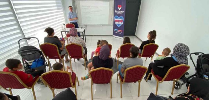 YAZ SICAĞINDA ÇOCUKLARIN BESLENMESİNE DİKKAT EDİLMELİ