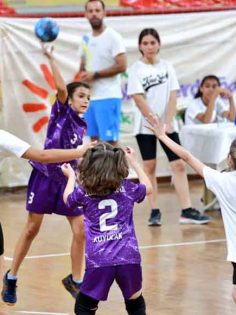 MİNİK ELLER HENTBOL ŞENLİĞİ YAPILDI