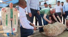 BAŞKAN ZOLAN KEPENEĞİ GİYDİ