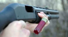 RASTGELE ATEŞ EDEN ÇOCUK BİR KADINI YARALADI