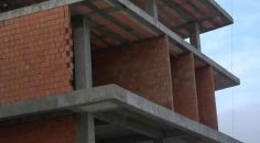 İNŞAATTAN DÜŞEN İŞÇİ HAYATINI KAYBETTİ