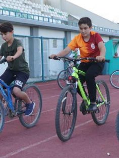 ÇİVRİL’DE YAZ SPOR OKULLARI AÇILDI