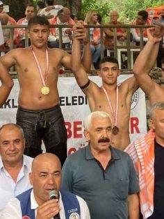 PAMUKKALELİ PEHLİVANLARDAN 8 MADALYA