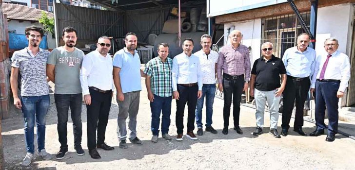 BAŞKAN ERDOĞAN, ÜYELERİNE GİDİYOR VE DİNLİYOR