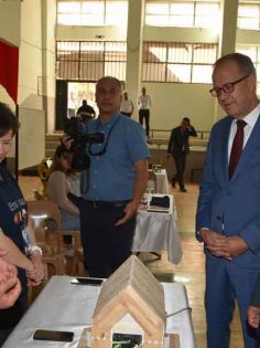 BİLİM ŞENLİĞİ YAPILDI