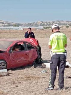 OTOMOBİL TAKLA ATTI: 1 ÖLÜ, 2 YARALI