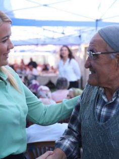 BAŞKAN DOĞAN BÜYÜKLERİ YALNIZ BIRAKMADI