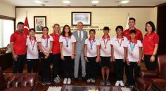 ŞAMPİYONLARDAN BAŞKAN ZOLAN’A ZİYARET