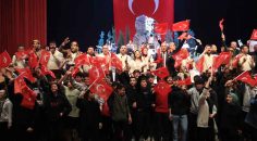 “İŞGALDEN CUMHURİYET”E OYUNU LİSELİLERLE BULUŞTU