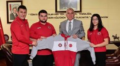 ŞAMPİYONLARDAN BAŞKAN ZOLAN’A ZİYARET