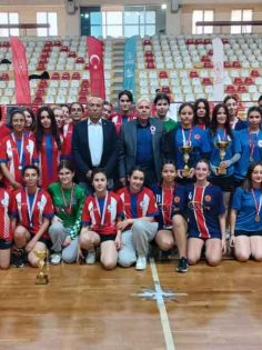 HENTBOL’DE ŞAMPİYON KIZILCABÖLÜKSPOR