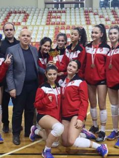 VOLEYBOL’DA ŞAMPİYON BÜYÜKŞEHİR BELEDİYESPOR