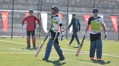 KRİKET TÜRKİYE ŞAMPİYONASI DEVAM EDİYOR