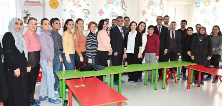 VELİLER, AİLE OKUL EĞİTİMLERİYLE DESTEKLENİYOR