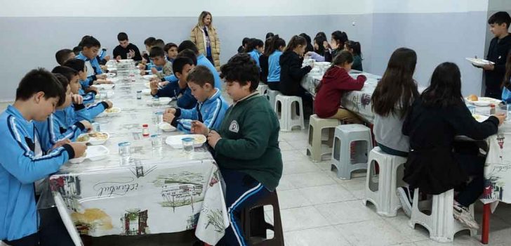 17 BİN ÖĞRENCİ ÜCRETSİZ YEMEK HİZMETİNDEN YARARLANIYOR