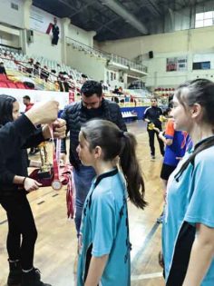 ARA TATİLDE HENTBOL FESTİVALİ