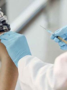 HPV AŞISI KIZLARI KANSERDEN KORUYOR