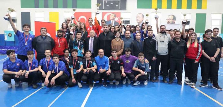 OKUL SPORLARI DART’TA ÖDÜLLER VERİLDİ