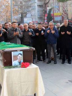 SAĞLIK PERSONELİ SON YOLCULUĞUNA UĞURLANDI