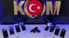 KAÇAK CEP TELEFONU GETİREN 5 KİŞİ YAKALANDI