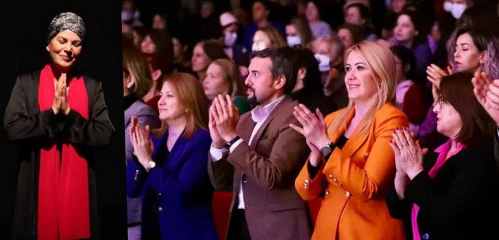 ‘BEN TÜRKAN SAYLAN’ GÖSTERİSİ AYAKTA ALKIŞLANDI