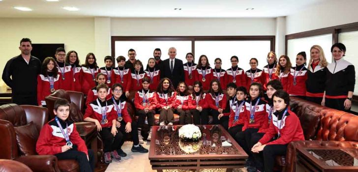 MADALYA AVCILARINDAN BAŞKAN ZOLAN’A ZİYARET