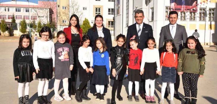 ÖĞRENCİLER KARNELERİNİ ALIP YARI YIL TATİLİNE GİRDİLER