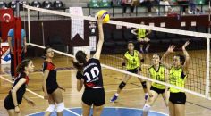 VOLEYBOL’DA GRUP HEYECANI DENİZLİ’DE